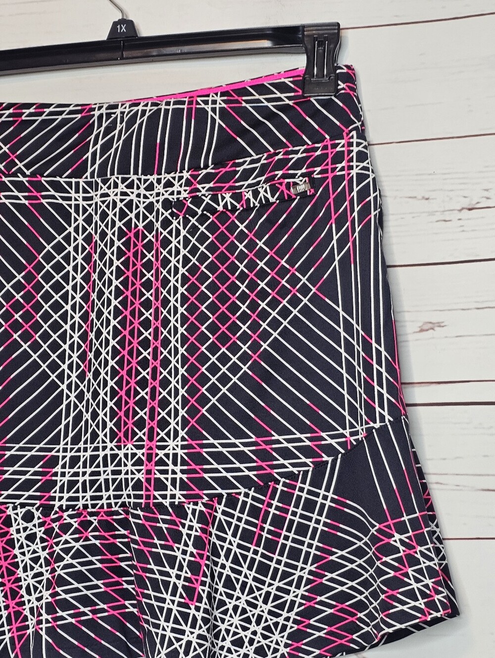 Tail Graphic Print Black and Pink Flounce Golf Skort - Picture 4 of 15
